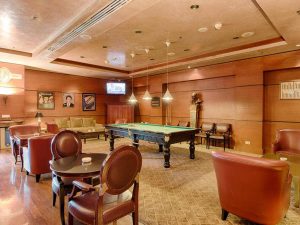 Lounge & Bar - Churchill Wine & Cigar Bar